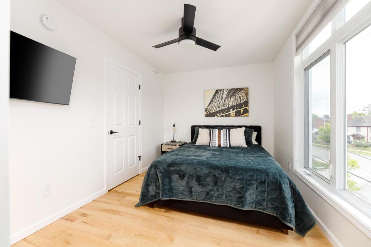 Midtown Modern - Urban Condo Walkable To Bars And Beach Traverse City Eksteriør billede
